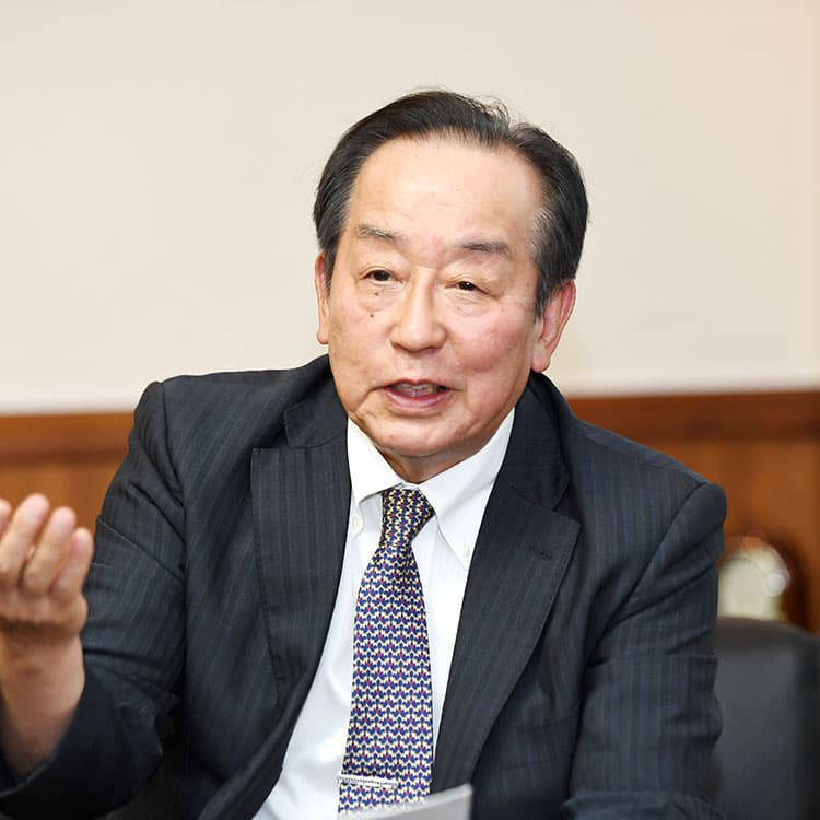 山本文雄理事長